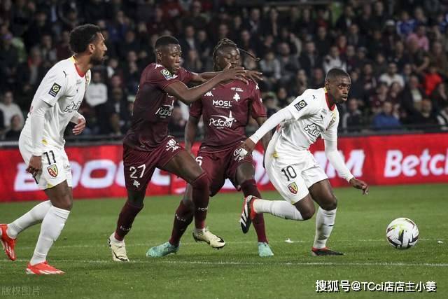 天空预测阿莫林首秀首发：阵型3421