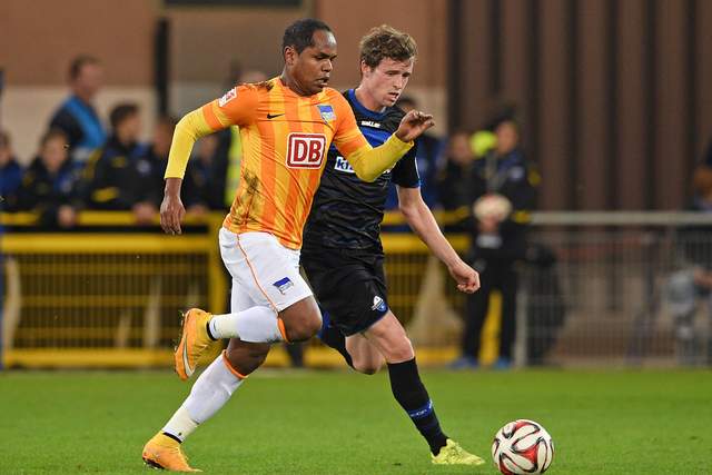 约基奇24+14爱德华兹19分 掘金大胜森林狼1-2