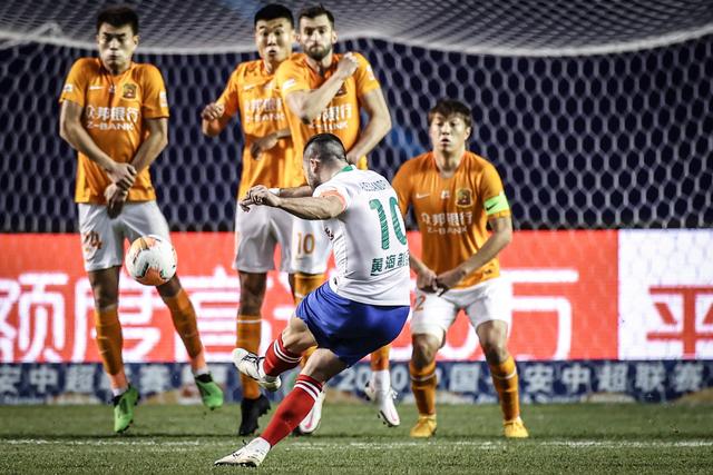 约基奇32+12+11掘金力克绿军 马刺无缘季后赛