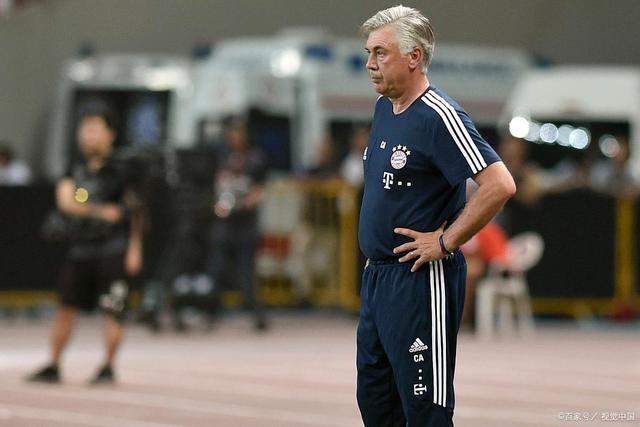 罗马诺：曼联支持奥纳纳&对他有信心